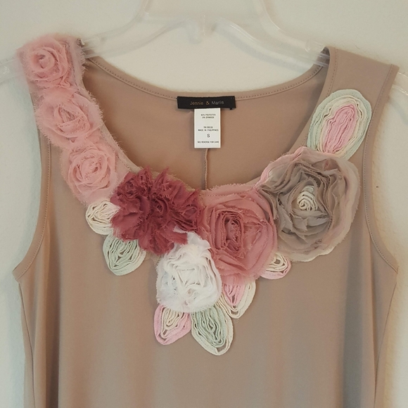 Beautiful top with ribbon flowers, size S - Picture 1 of 6
